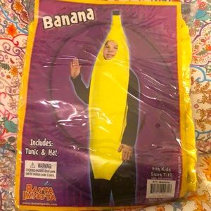 Kids banana Halloween costume. Size 7-10.